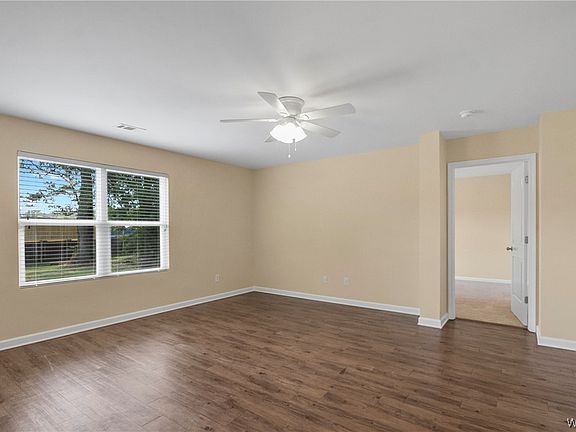 4th image of 2072 Laurel Lake Dr