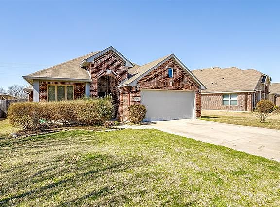 3rd image of 707 Lakeview Dr