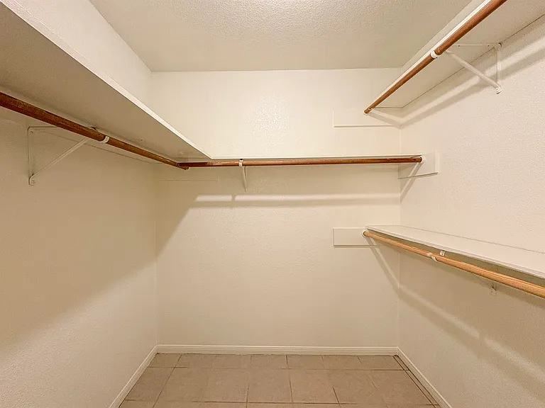 406 N Loop Dr #121 — Photo 10
