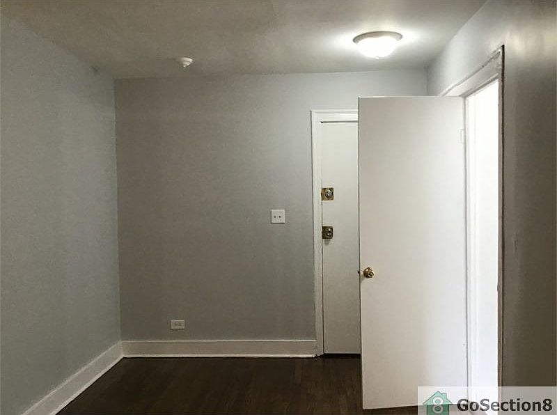 2nd image of 6959 S Paxton Ave