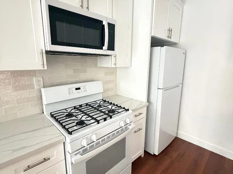 311 N Howard St #4 — Photo 7