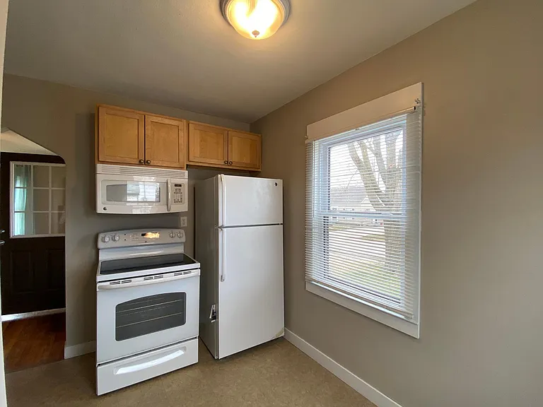 3817 B Ave NE — Photo 15
