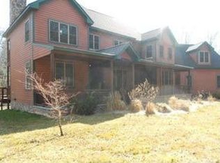 2146 Gap View Dr, East Stroudsburg, PA 18301
