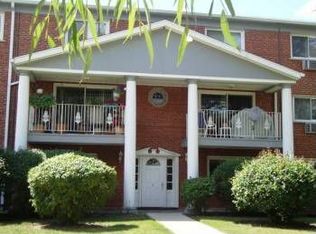 2 E Lillian Ave APT 1B, Arlington Heights, IL 60004