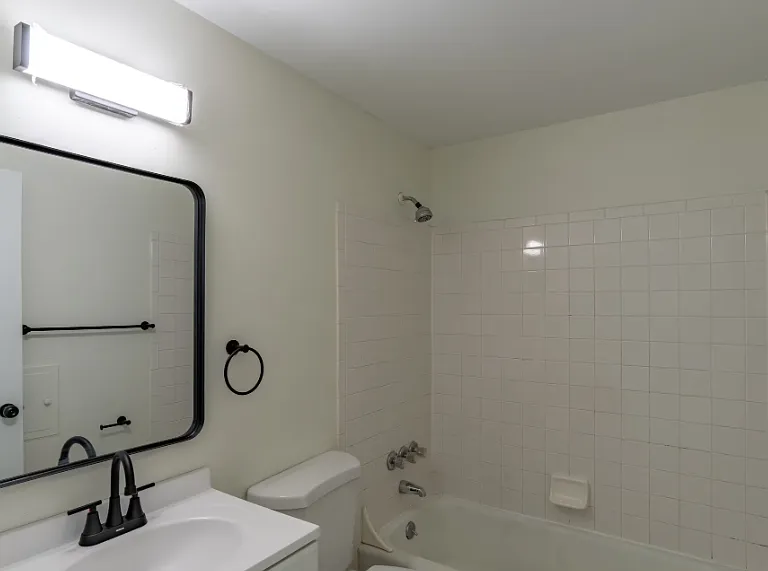 U-Crest & Belvedere Apartments — Photo 7