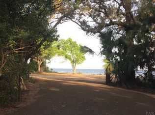 677 Bayshore Dr, Pensacola, FL 32507