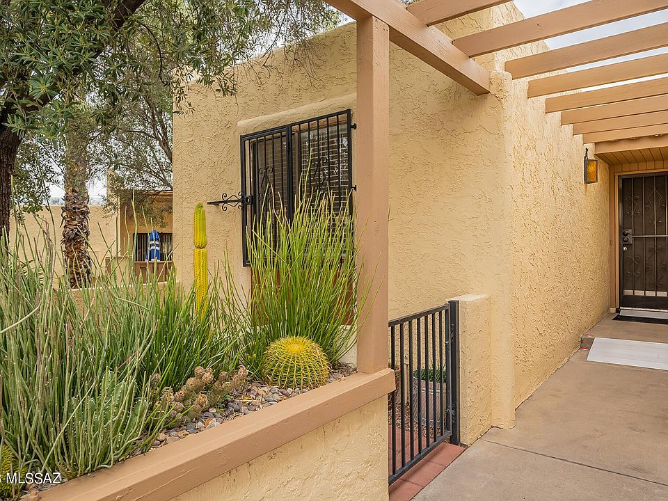 1st image of 655 E Camino Lujosa