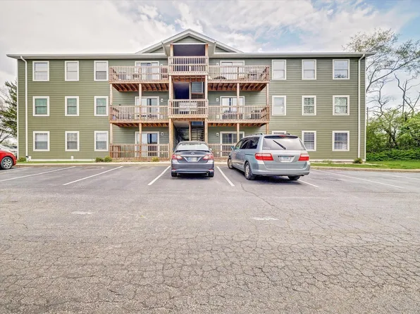 3230 E John Hinkle Pl #D4, Bloomington, IN 47408