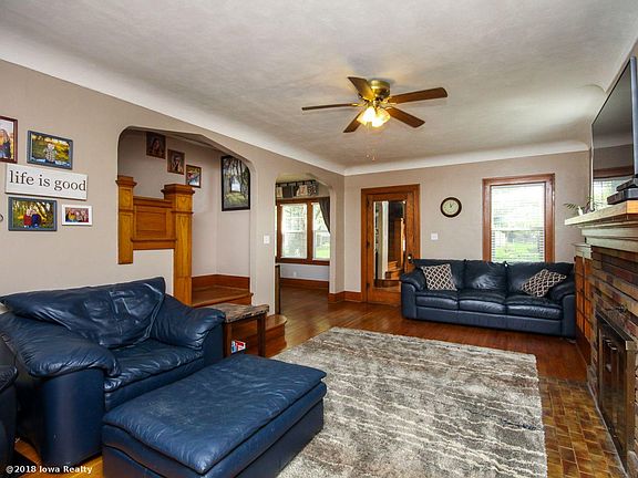 5th image of 215 NE Cherry Ave