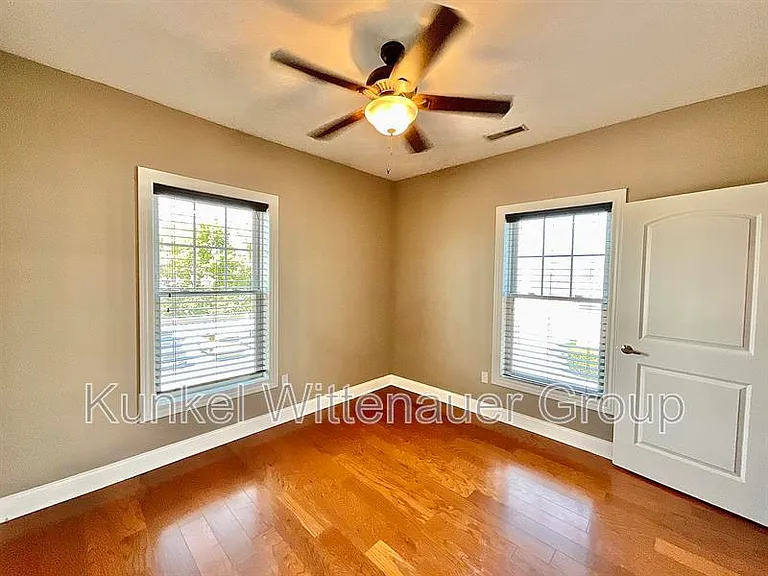 409 W Washington St #G — Photo 8
