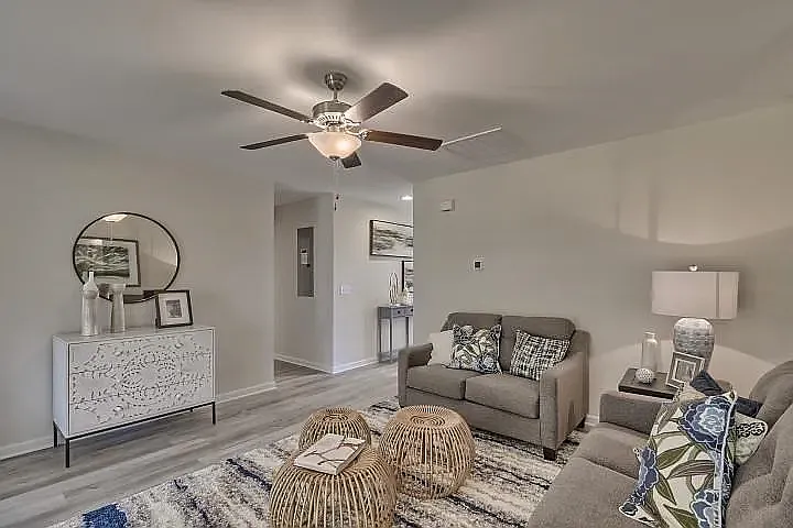 2110 Catlet Ct — Photo 4