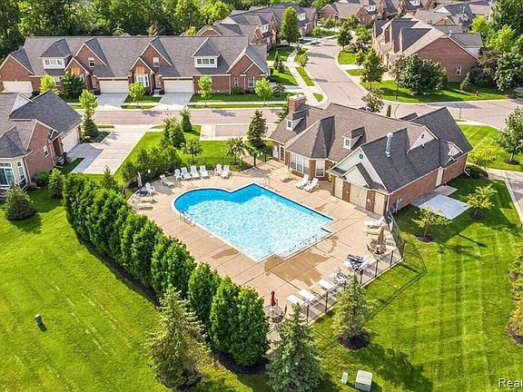 3rd image of 48551 Oak Bridge Dr