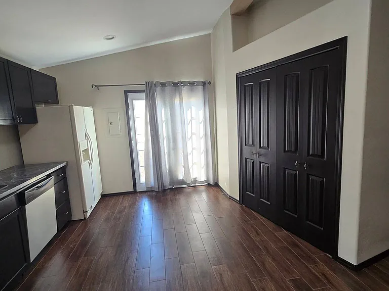 7365 E Ivyglen St — Photo 5