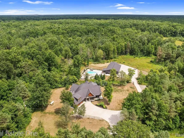 10366 Duffield Rd, Montrose, MI 48457