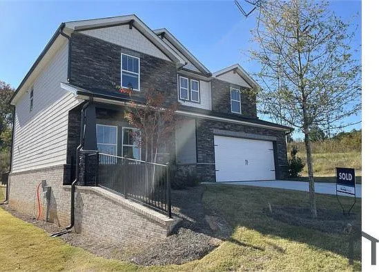 3624 Commodore Ct — Photo 1