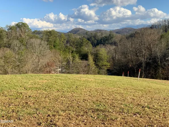 72 Max Ridge Ln, Sevierville, TN 37862