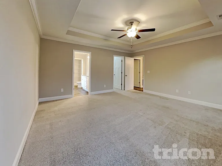 228 Hallmark Cir — Photo 6