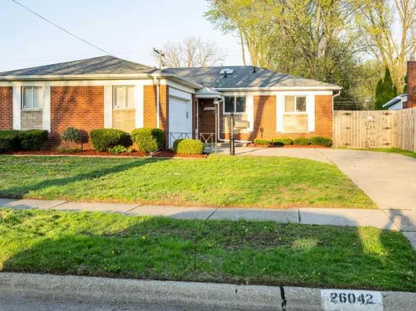 26042 Dover Ave, Warren, MI 48089