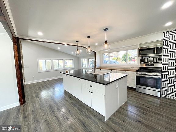 5th image of 1713 Gruenther Ave
