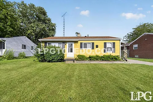 1525 Akron St Photo 1