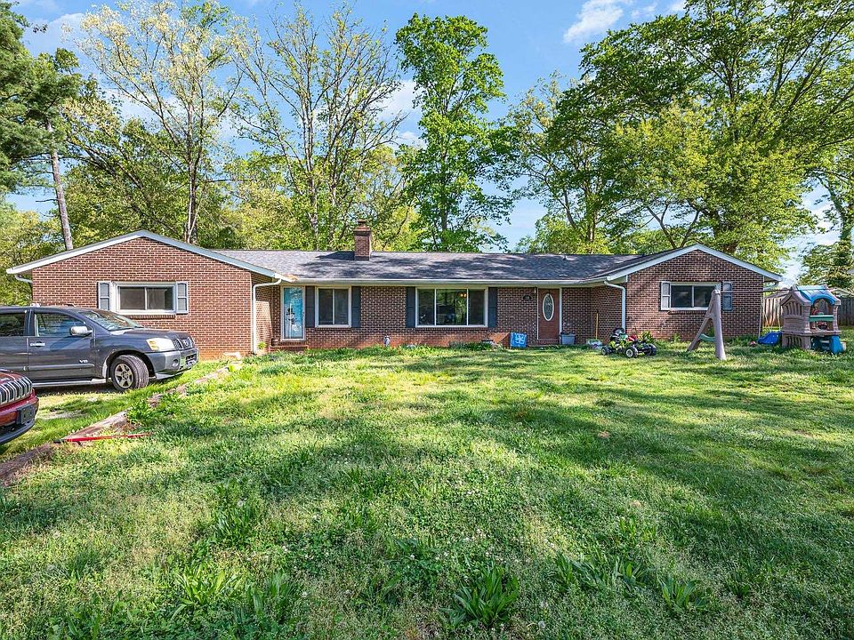 1st image of 120 Loretta Dr