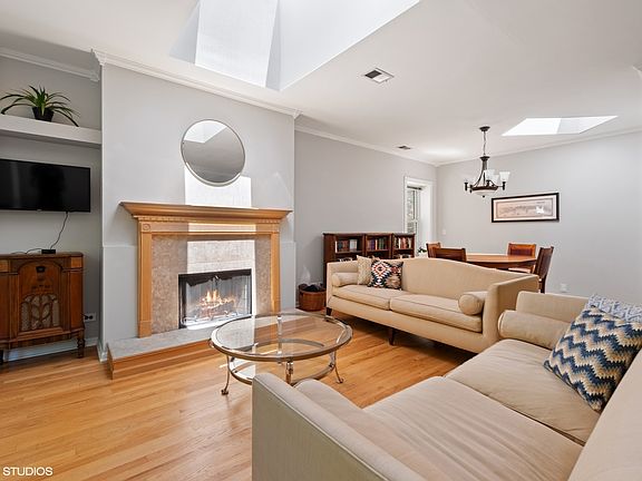 3rd image of 4413 N Magnolia Ave #3