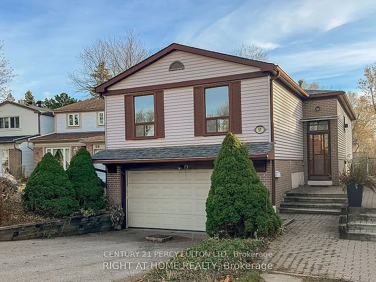 57 Lillooet Cres #UPPER — Photo 1