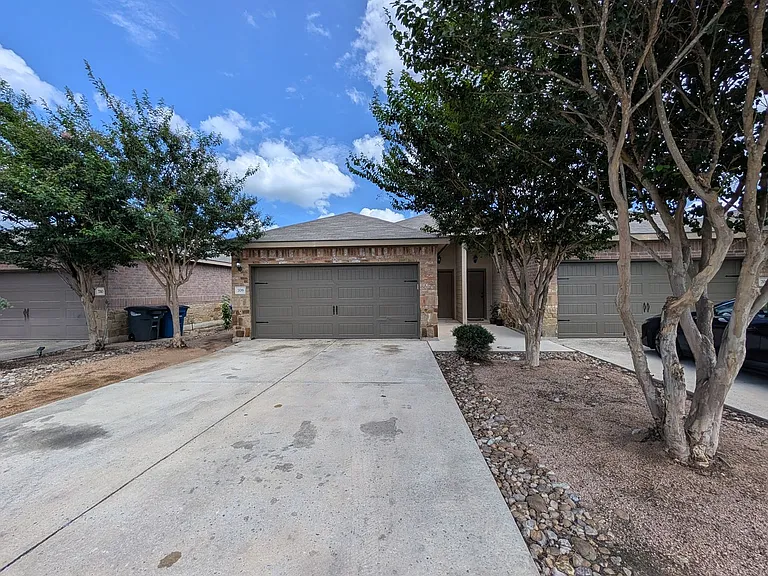 708 Saengerhalle Rd — Photo 1