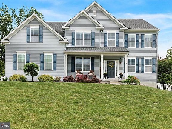 2nd image of 5932 Woodridge Dr