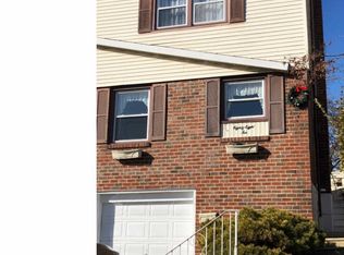 8810 Dewees St, Philadelphia, PA 19152