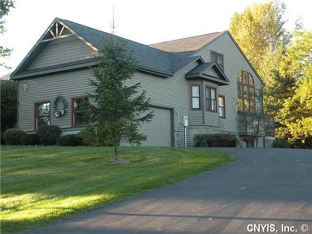 1st image of 6 Old Farm Ln