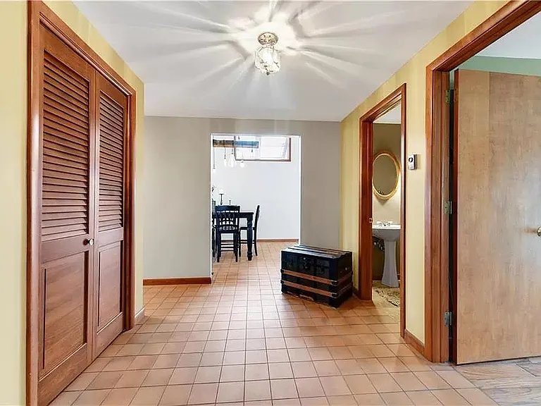 5218 Foxcroft Dr — Photo 7
