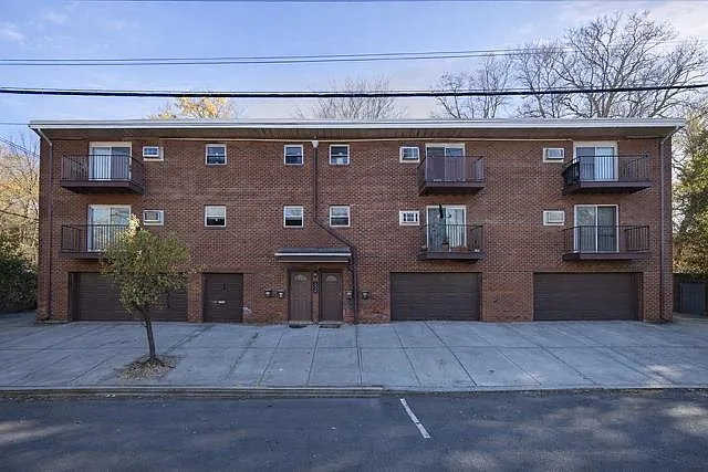 2200 Paterson Plank Rd #5 — Photo 9