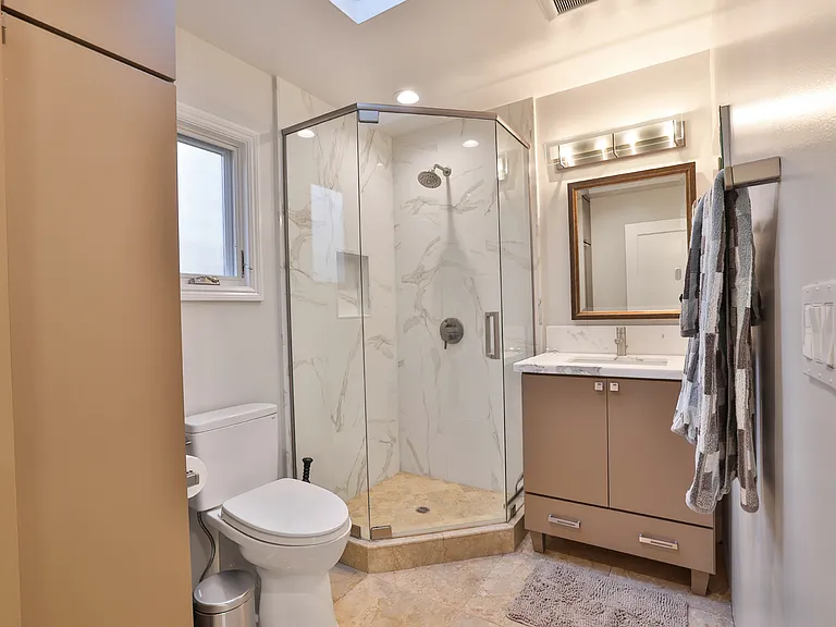 1705 Granger Ave — Photo 16