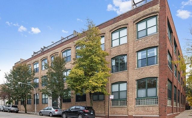 1st image of 3201 N Ravenswood Ave APT 204