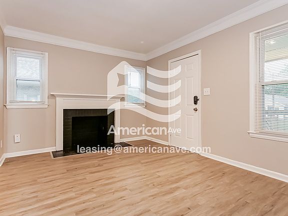 893961_004_wm_-_living_room_13158073.jpg