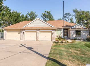 10415 N 48th St, Omaha, NE 68152