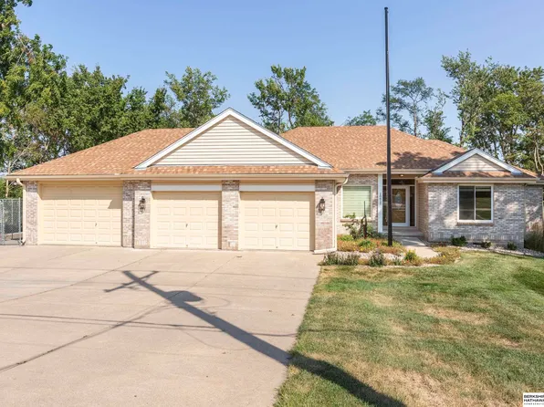 10415 N 48th St, Omaha, NE 68152