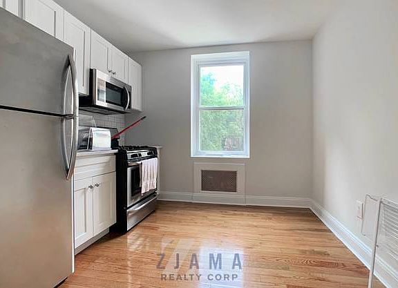 2nd image of 715 Saint Marks Ave APT 2K