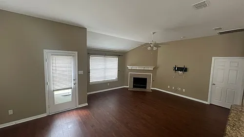 409 Lois Ln Photo 1