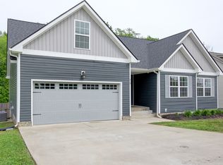 416 Hawkins Rd, Clarksville, TN 37040