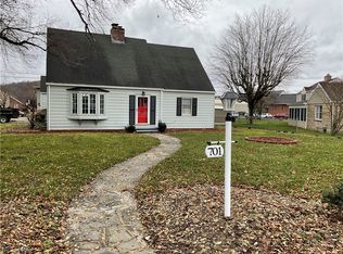 701 4th St, Saint Marys, WV 26170