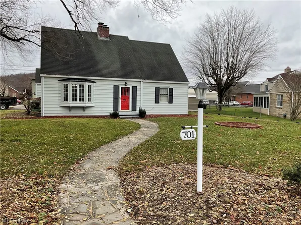 701 4th St, Saint Marys, WV 26170