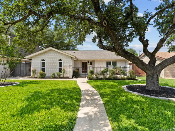 406 FENWICK DR, Windcrest, TX 78239