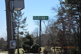2nd image of 307 Edgeman Rd