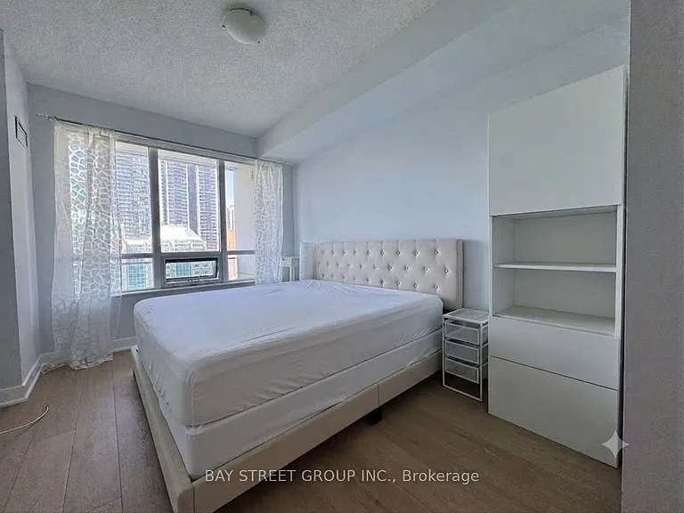 28 Linden St #1206 — Photo 6