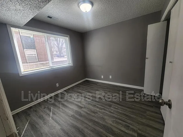 660 S 20th St #5 — Photo 9