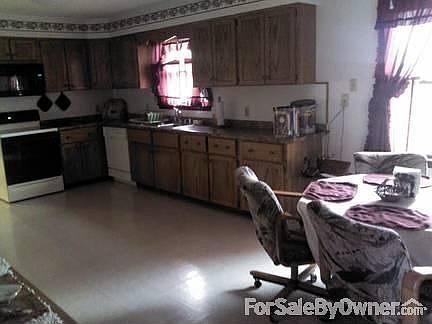 Kitchen/Dining Combo