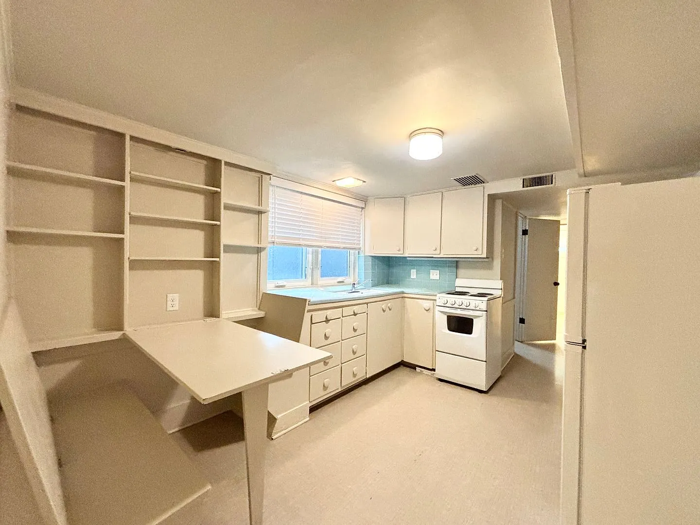 Charming 1-Bedroom Just Steps from Montana State University — Photo 4