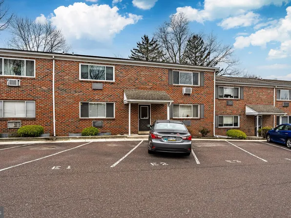 447 Pine St APT I4, Royersford, PA 19468